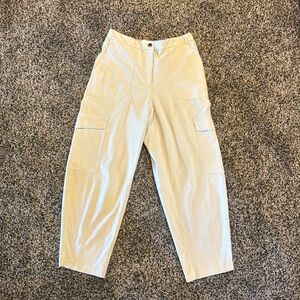 Lululemon Light Utilitech Cargo Pocket High-Rise cropped pants Size 30